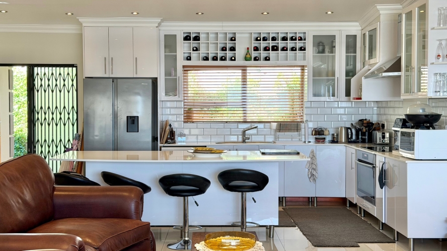 3 Bedroom Property for Sale in Mountainside Western Cape